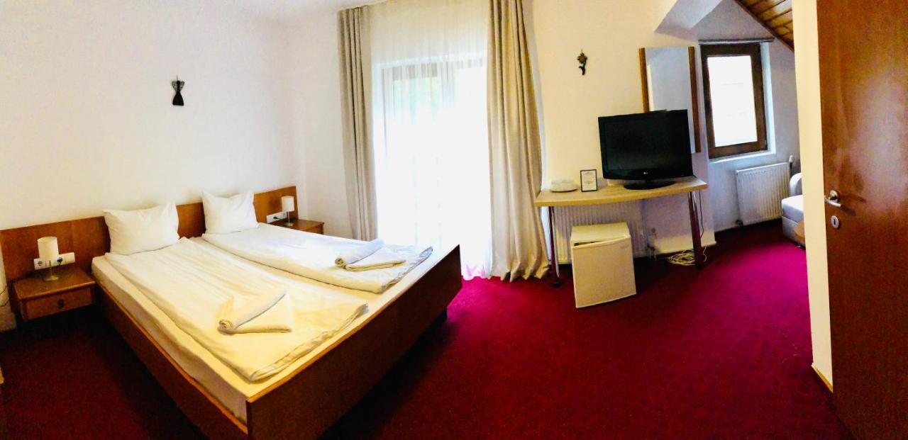 Pensiune & Restaurant Kalinder Buşteni Dış mekan fotoğraf