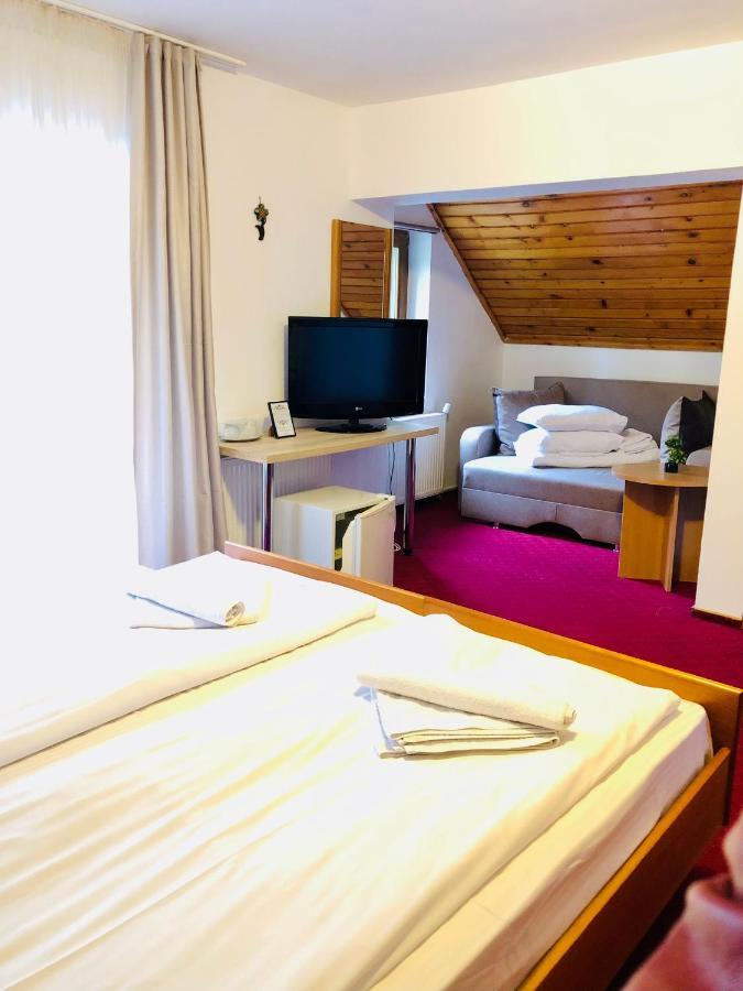 Pensiune & Restaurant Kalinder Buşteni Dış mekan fotoğraf