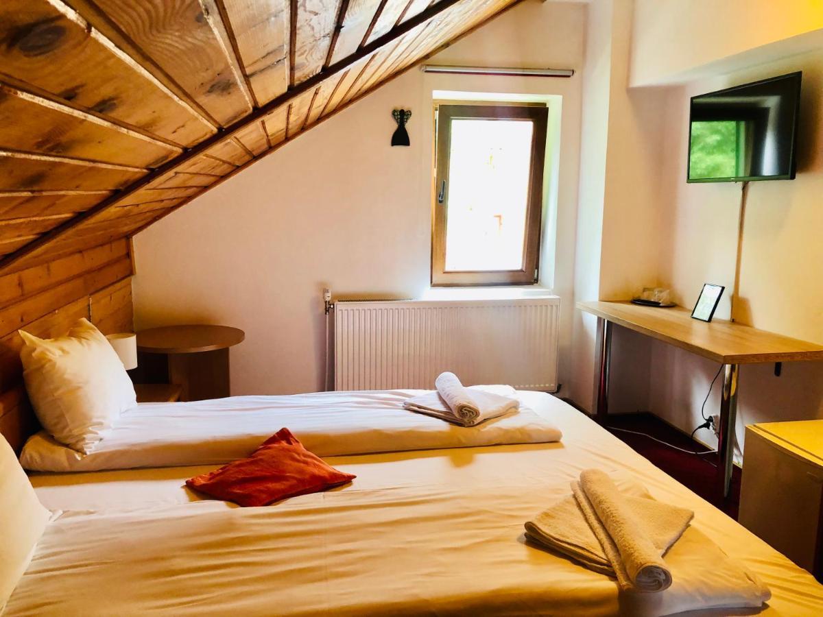 Pensiune & Restaurant Kalinder Buşteni Dış mekan fotoğraf