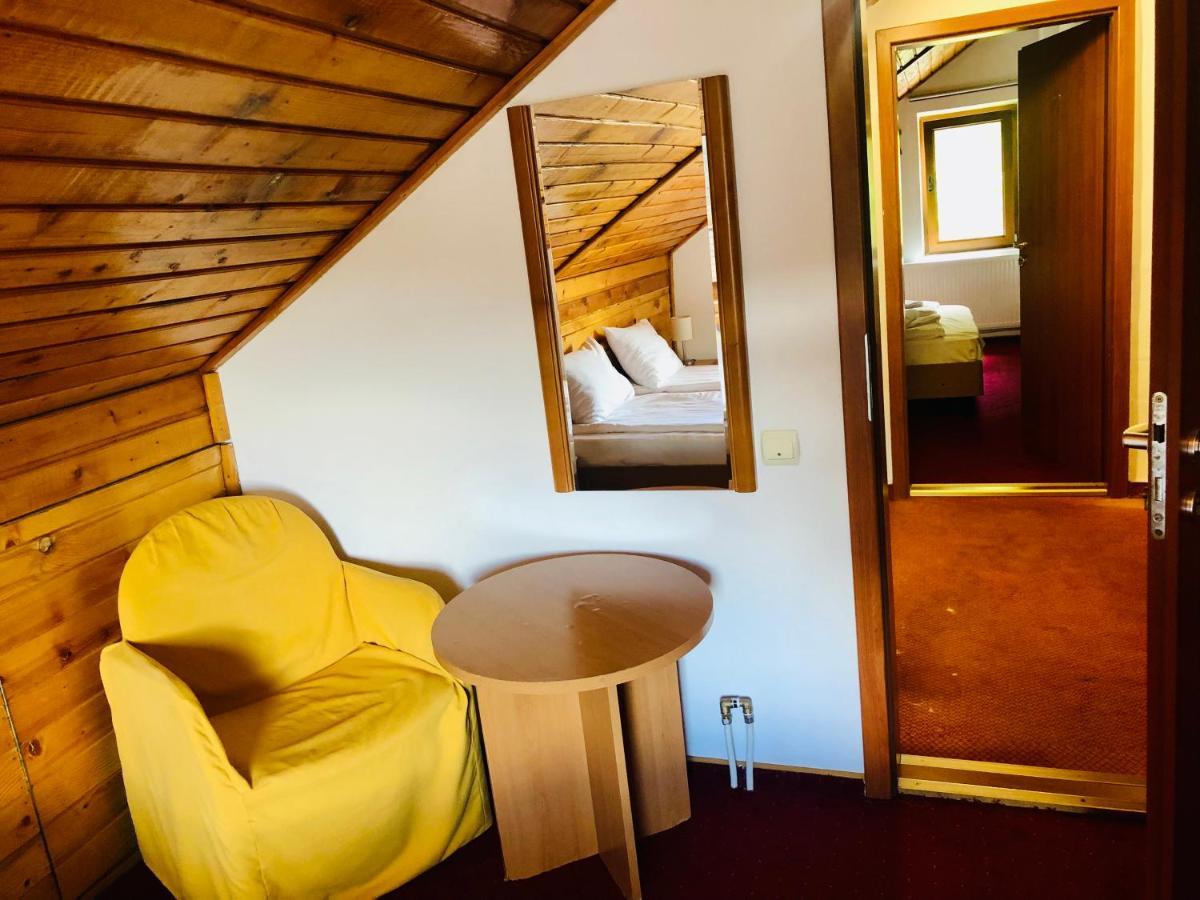 Pensiune & Restaurant Kalinder Buşteni Dış mekan fotoğraf