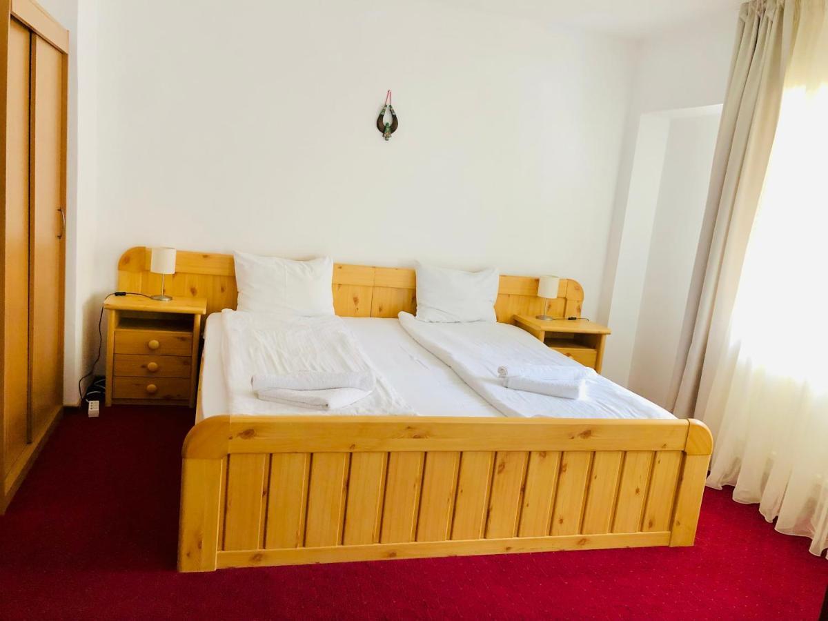 Pensiune & Restaurant Kalinder Buşteni Dış mekan fotoğraf