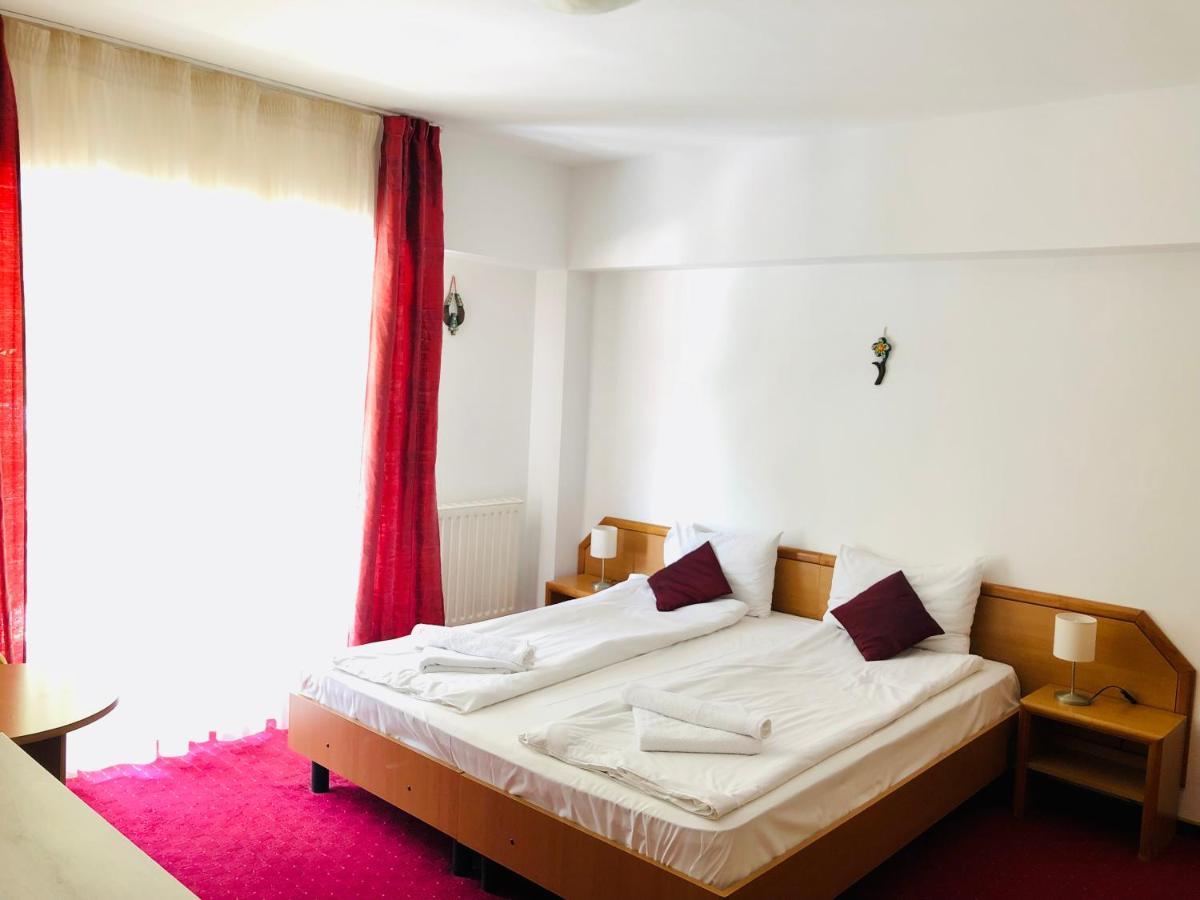 Pensiune & Restaurant Kalinder Buşteni Dış mekan fotoğraf